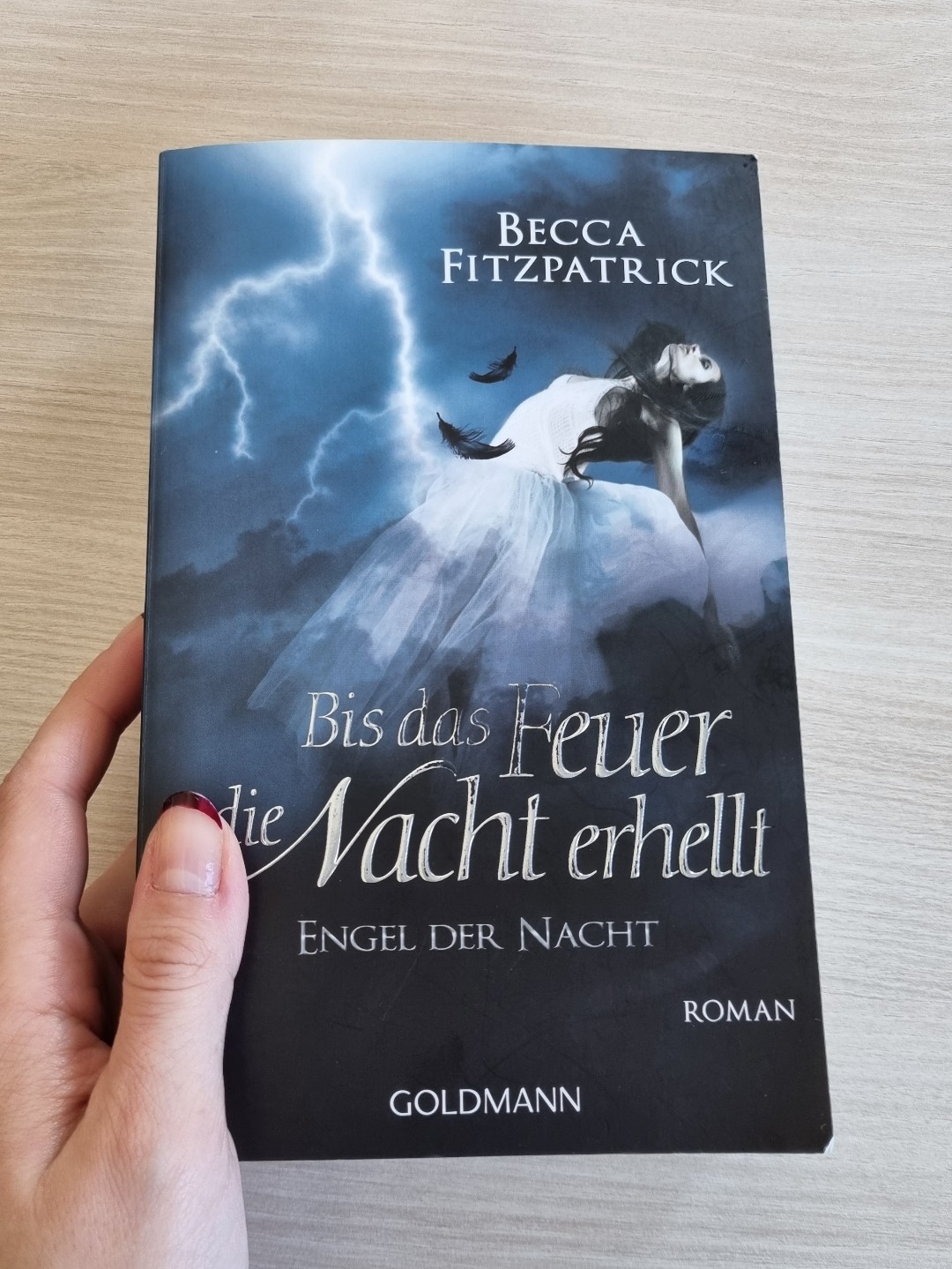 Fesselnd & dramatisch geht die Geschichte von Patch und Nora weiter