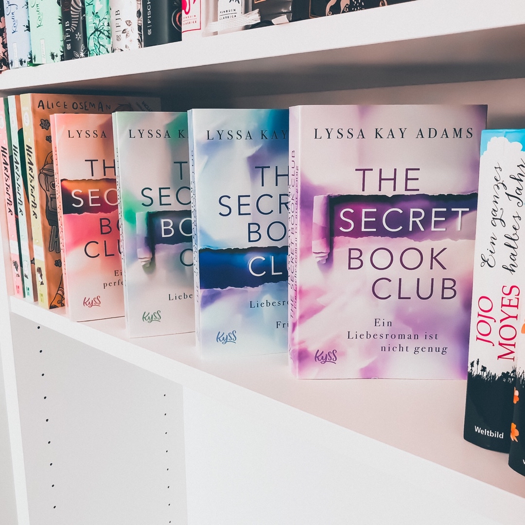 Ein ernsterer The Secret Book Club Teil. Die Story an sich hat mir gut gefallen, doch die Probleme der Hauptcharaktere waren größtenteils nicht nachvollziehbar für mich. Leider wurden auch die spannenden Plottwists viel zu schnell aufgelöst. Schade. Da wäre mehr Potenzial gewesen.