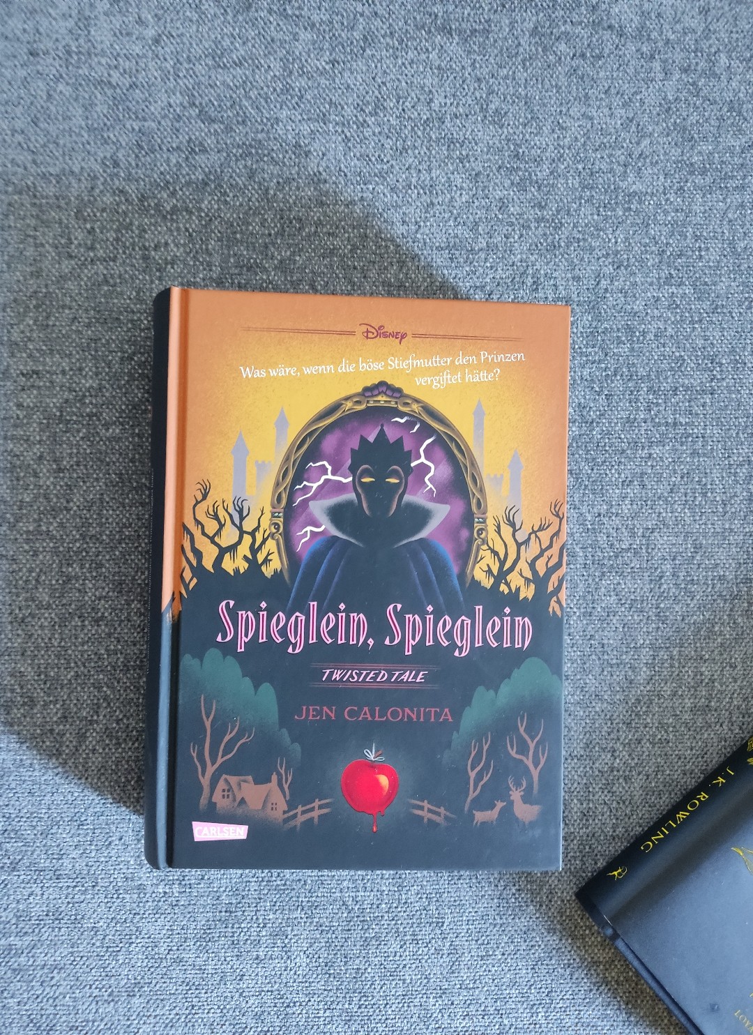 Spieglein, Spieglein ist mein zweites Buch der twisted tales Reihe und mir hat auch dieser Band sehr gut gefallen. 