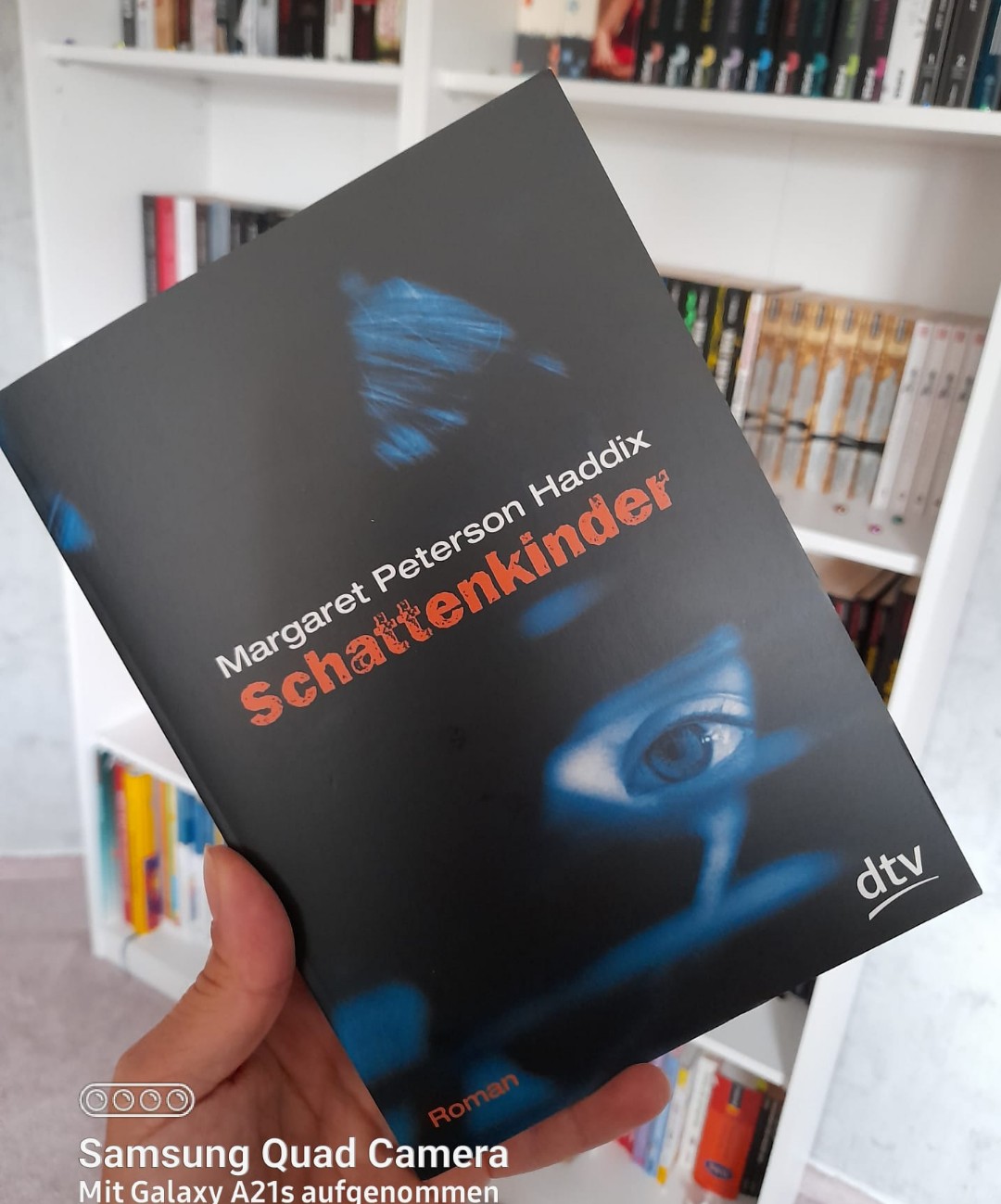 Schattenkinder
5/5 ⭐⭐⭐⭐⭐
Packend und erschreckend bis zum Schluss