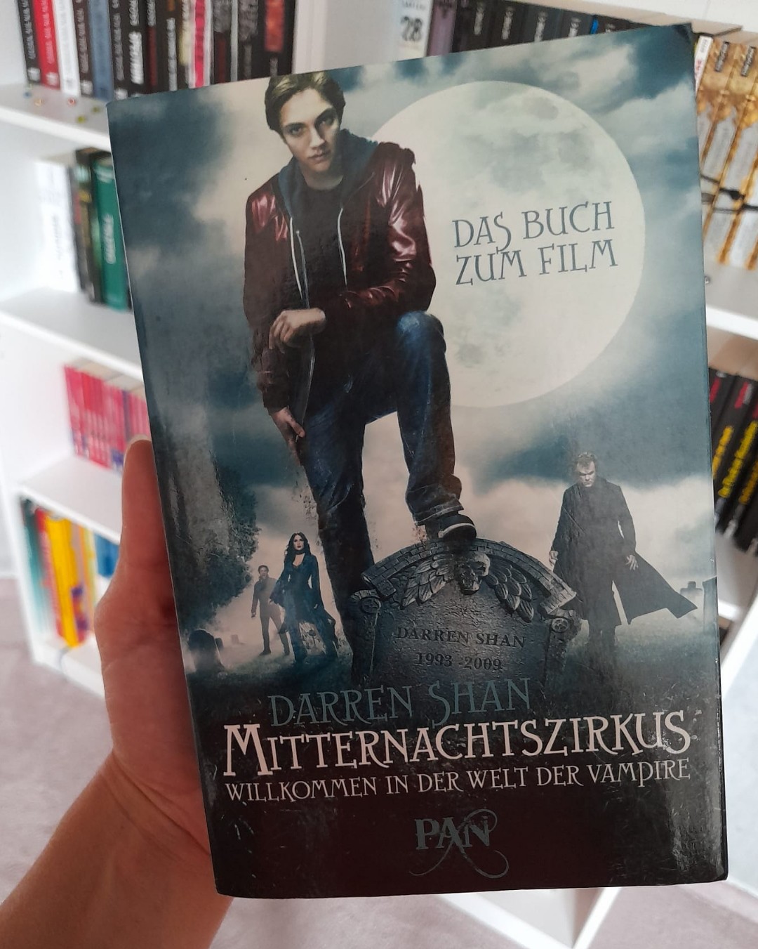 5/5⭐⭐⭐⭐⭐
"Wir blickten uns an und wussten beide, dass wir schreckliche Angst hatten, aber wenigstens waren wir zusammen."
