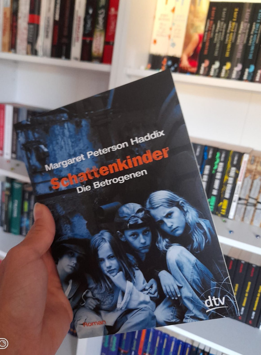 Schattenkinder - Die Betrogenen
4/5⭐⭐⭐⭐
Gute Fortsetzung der ersten zwei Bände