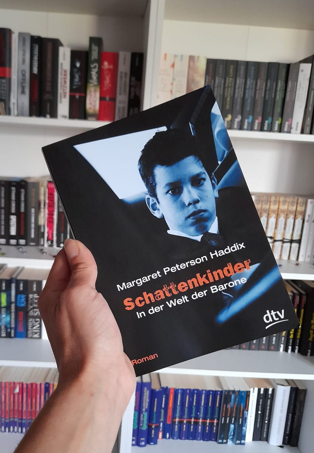 Schattenkinder - In der Welt der Barone
5/5⭐⭐⭐⭐⭐
Ein spannender Einblick in das Leben der Barone