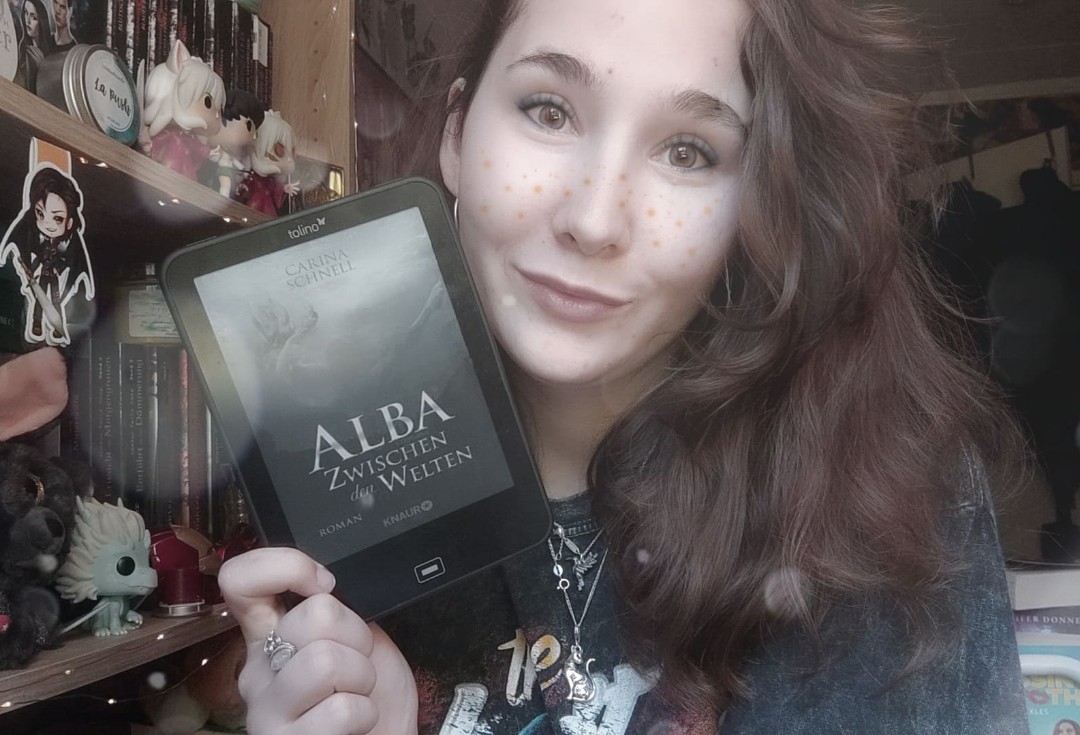✨Bᥙᥴh dᥲs dιᥴh ᥙ̈bᥱrrᥲsᥴht hᥲt✨
Welches mich positiv überraschen konnte war Alba: Zwischen den Welten 🙈
Diese Geschichte ist so einzigartig und spielt in einem Land was ich total liebe und das ich selbst gerne Mal besuchen wollen würde und zwar ist das Schottland🥰
Die Charaktere waren mir sehr sympathisch vorallem Carrick liebe ich über alles ❤️
Konnte mich zu 100% überzeugen! Eine wundervolle Geschichte die bei mir ein riesiges Gefühlschaos entstehen lassen konnte ❤