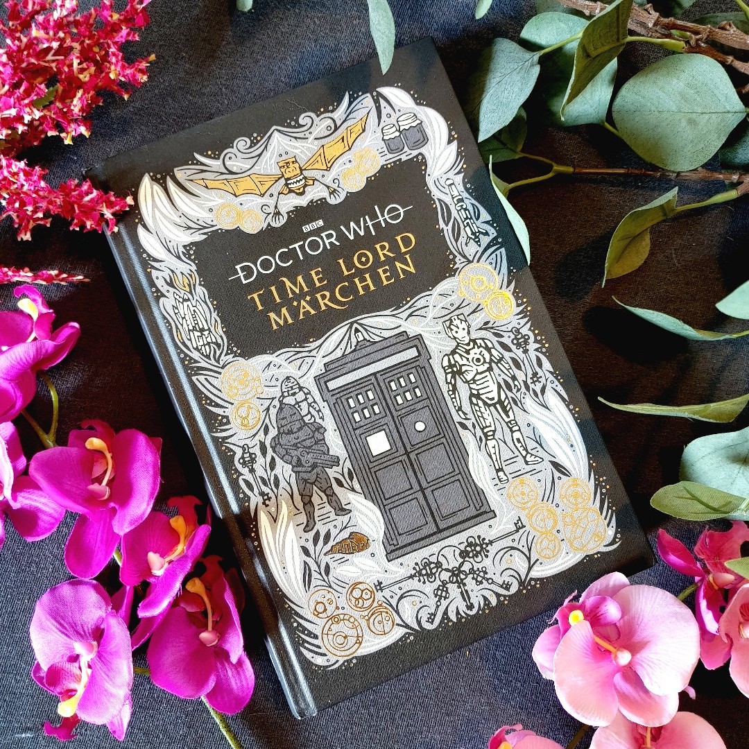 Seid ihr Doctor Who Fans? Wenn ja, welche Storyline ist eure liebste? Ich kann mich nicht zwischen 10+Rose und 11+Amy/Rory entscheiden. Beide habe ich so geliebt 😍
Das Buch ist auch eher für echte Whovians gedacht, es sind kurze Geschichten, in denen verschiedene Spezies vorkommen, aber der Doctor nicht.