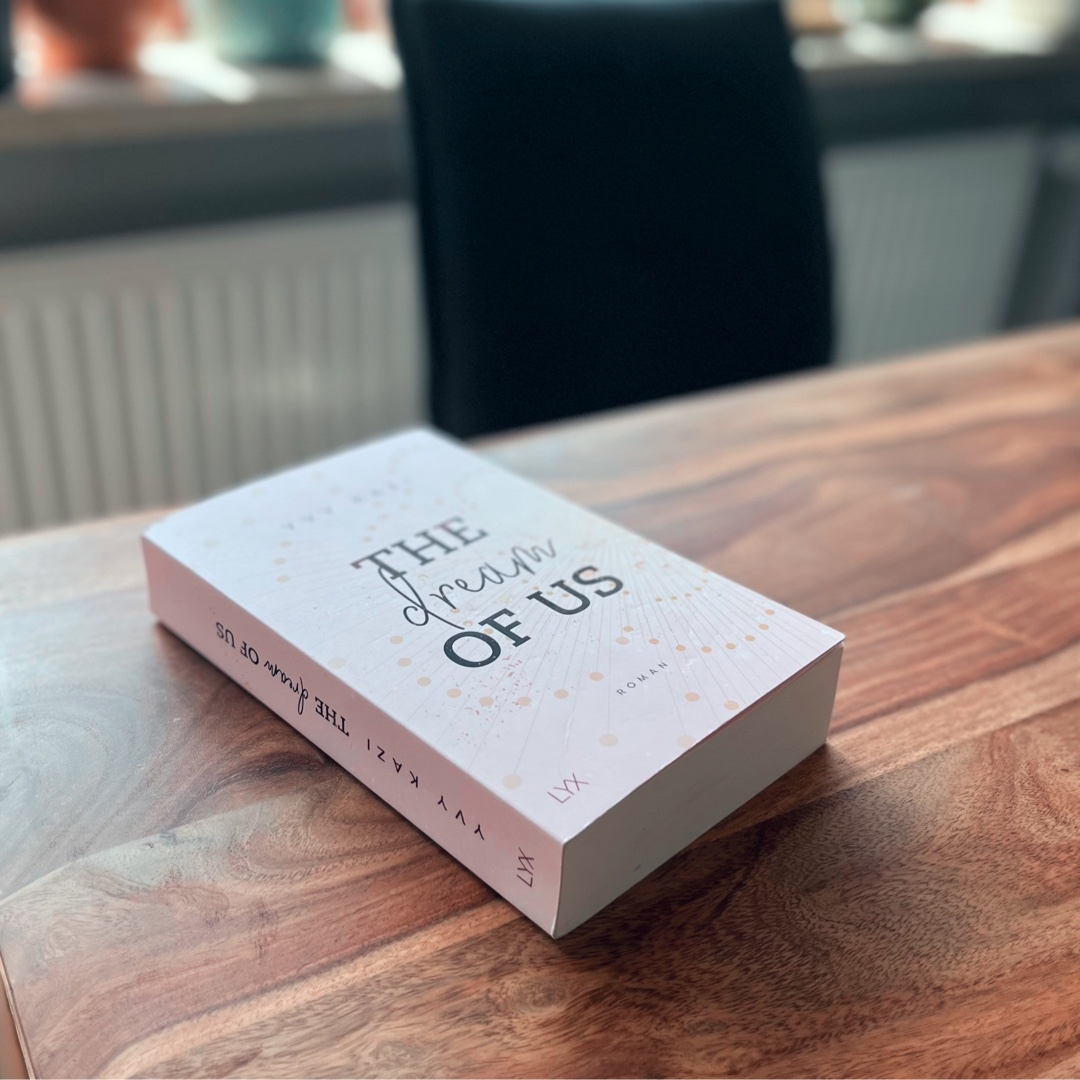 Dieses Buch ist für mich ein Highlight ✨ und reiht sich damit in die Liste meiner Lieblingsbücher ein. DAS sind die Liebesromane, die ich lesen möchte.