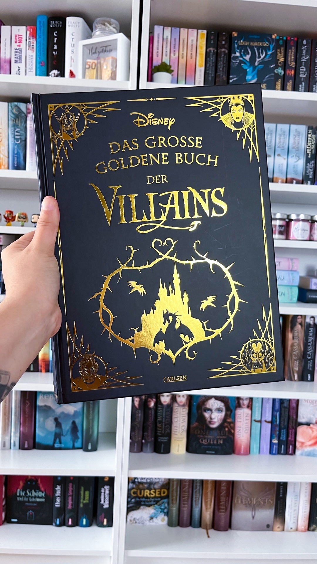 Ein wunderschönes Buch zum vorlesen. Die Geschichten sind witzig, kurz und toll. Es ist zauberhaft illustriert und die kurzen Kapitel habe die perfekte Länge zum vorlesen. Es machte sehr viel Spaß beim lesen.