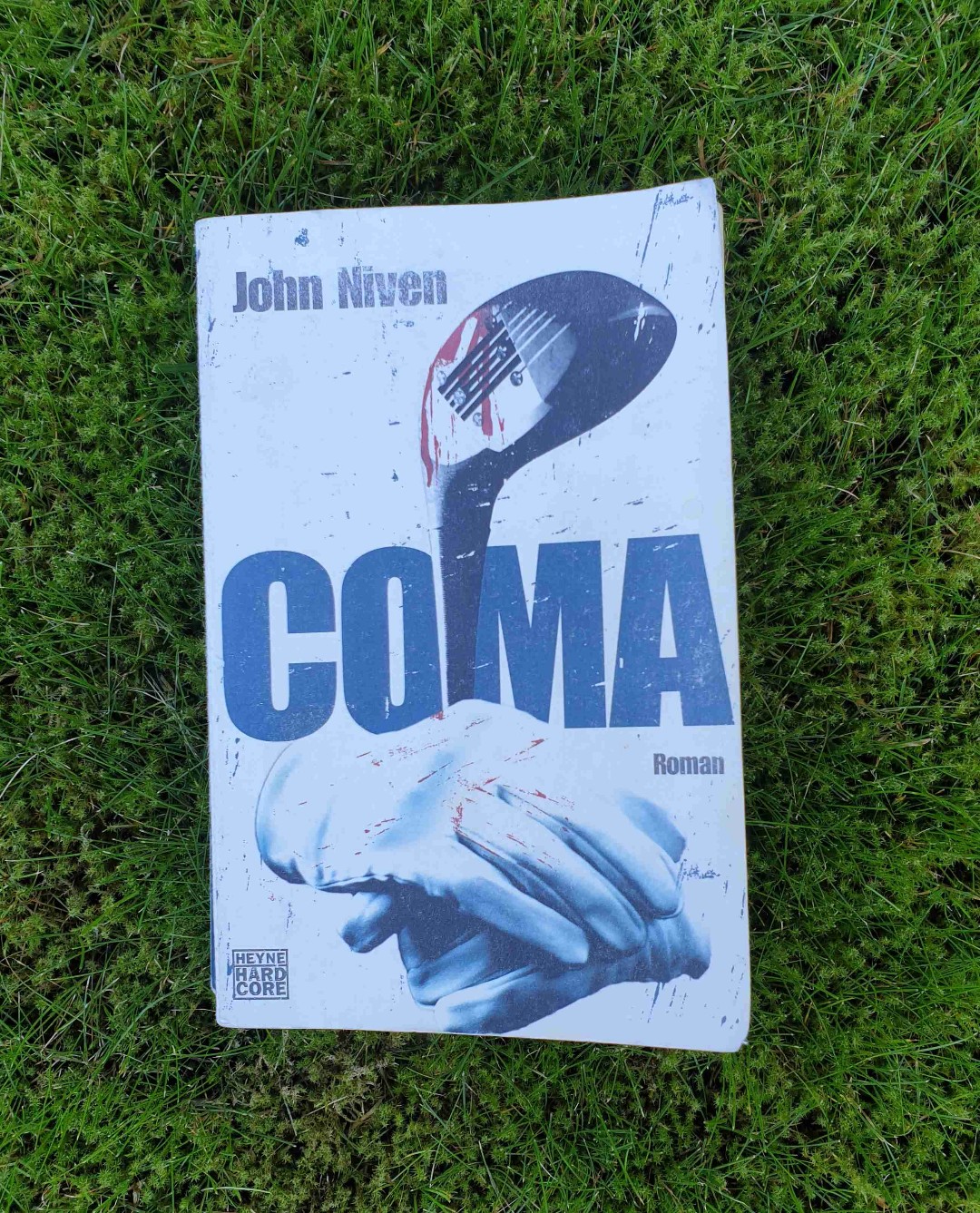 In dem Buch geht es um Gary, der als einer der miesesten Amateur-Golfspieler, in der schottischen Kleinstadt Ardgirvan an der Westküste lebt. Als er beim Golfen von einem Golfball am Kopf getroffen wird und ins Koma fällt, leidet er nach dem Aufwachen nicht nur am Klüver-Bucy-Syndrom und einer besonderen Form von Tourette sondern kann plötzlich auch überaus talentiert Golfspielen.