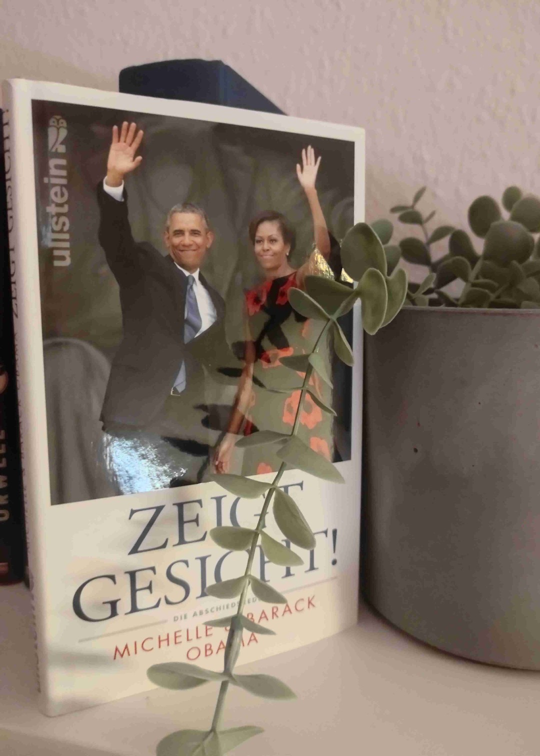 US Propaganda mit vielen "Applaus" und "Gelächter" Klammern