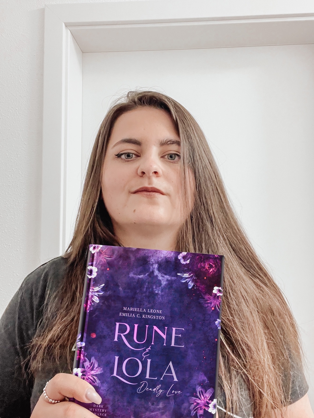 Rune & Lola - Deadly Love ist eine spannende Dark Mystery Romance mit einem grandiosen Setting in New Orleans✨ Außerdem mit einem Schuss Mafia-Aspekt und ein bisschen Romeo und Julia im Abgang🥰