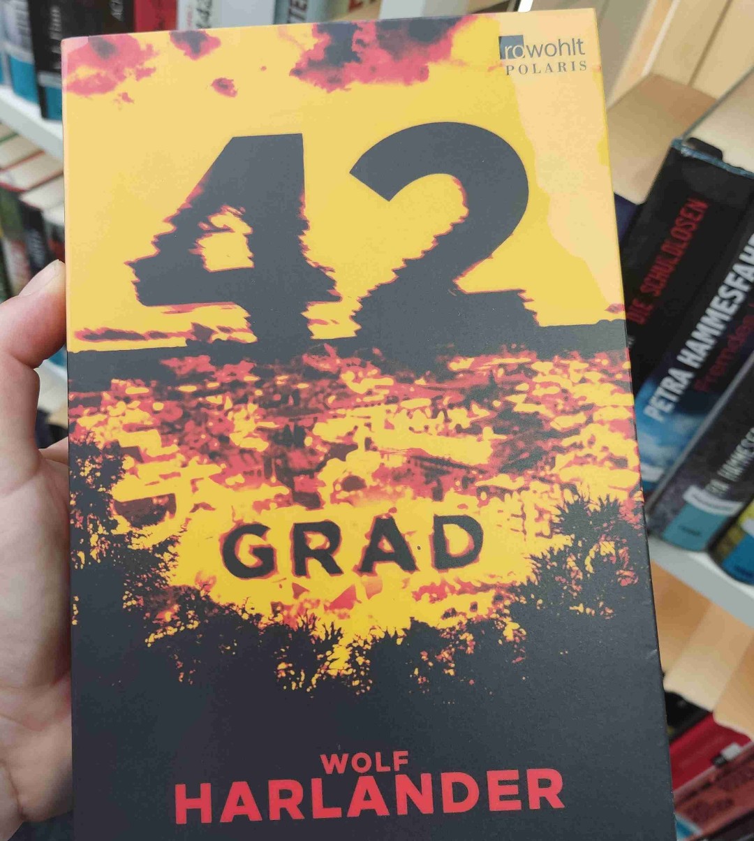 Krasse Thematik, gut geschrieben aber Verflechtung mit Thriller ist spannend aber tut nichts fürs Thema. Im sommer22 gelesen. Da sind die Parallelen zu den Nachrichten gespenstisch 