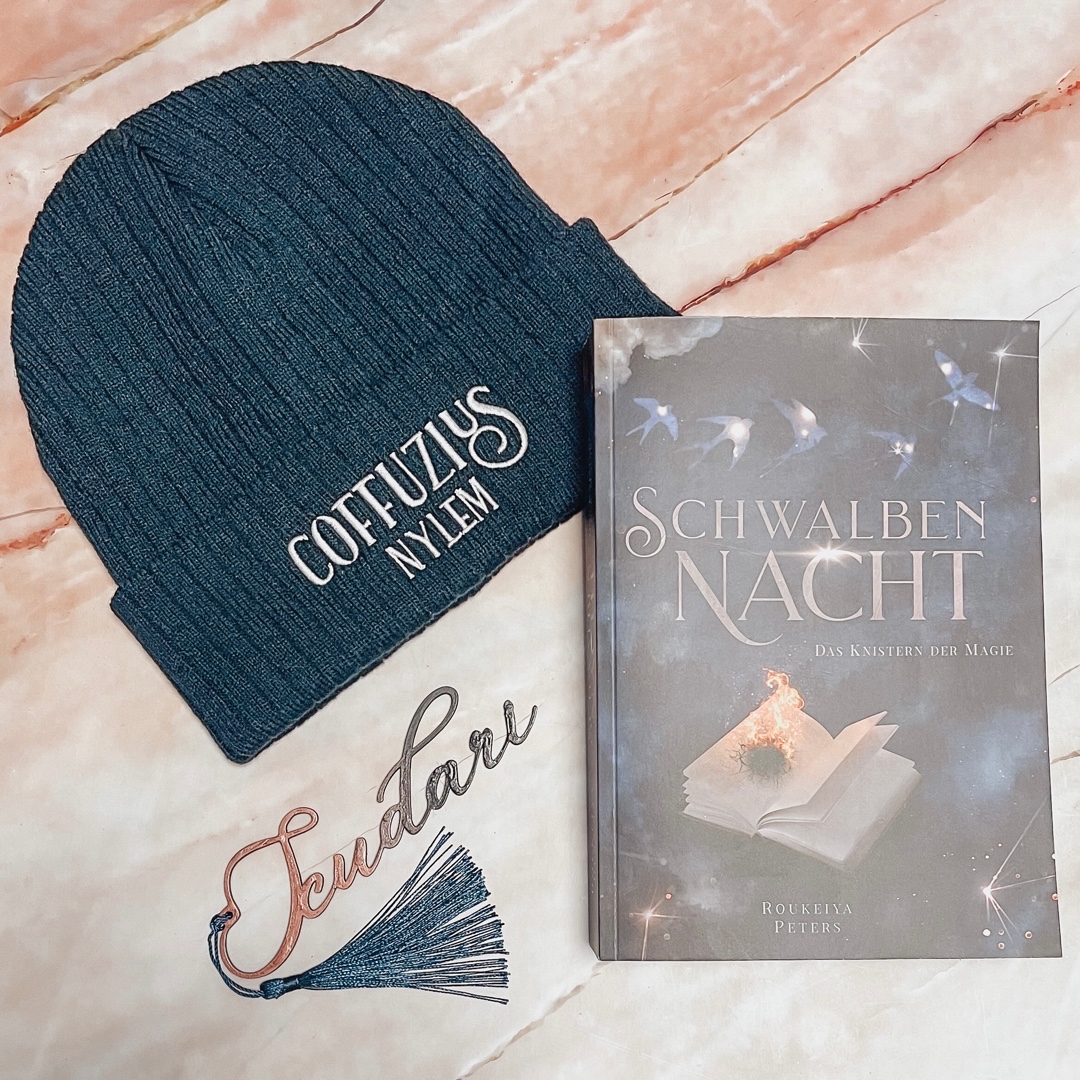 Wie bereits Band 1 ist auch Band 2 ein Jahreshighlight für mich🫶🏻 Die Geschichte geht genauso spannend weiter wie Band 1 geendet hat🥰 Für jeden Bücherfan einfach ein LESE-MUSS❤️