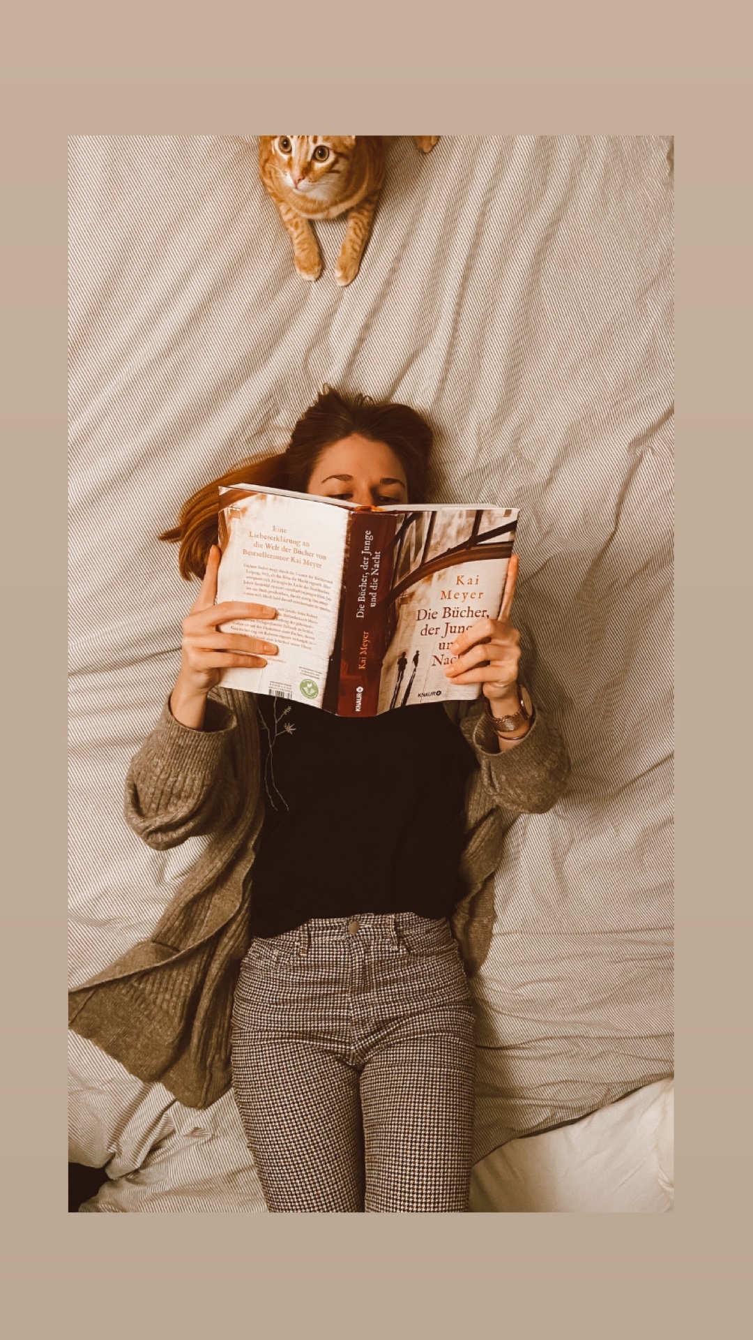 Ich bin wirklich positiv überrascht und begeistert von dem Buch! Lasst euch nicht durch das Cover abschrecken.