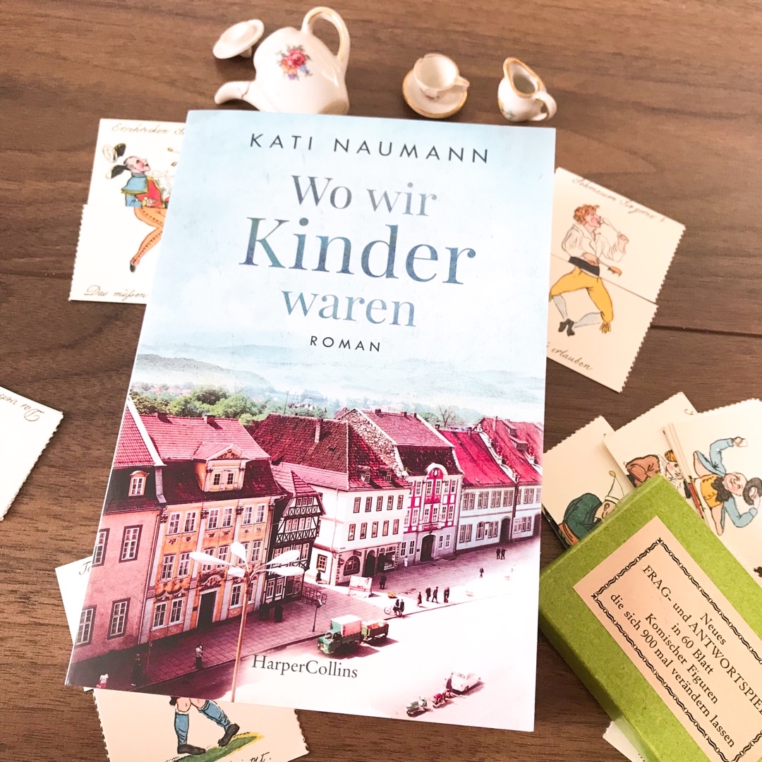 Eine Familie lebt von Spielzeug und geht durch Kriege und den Sozialismus