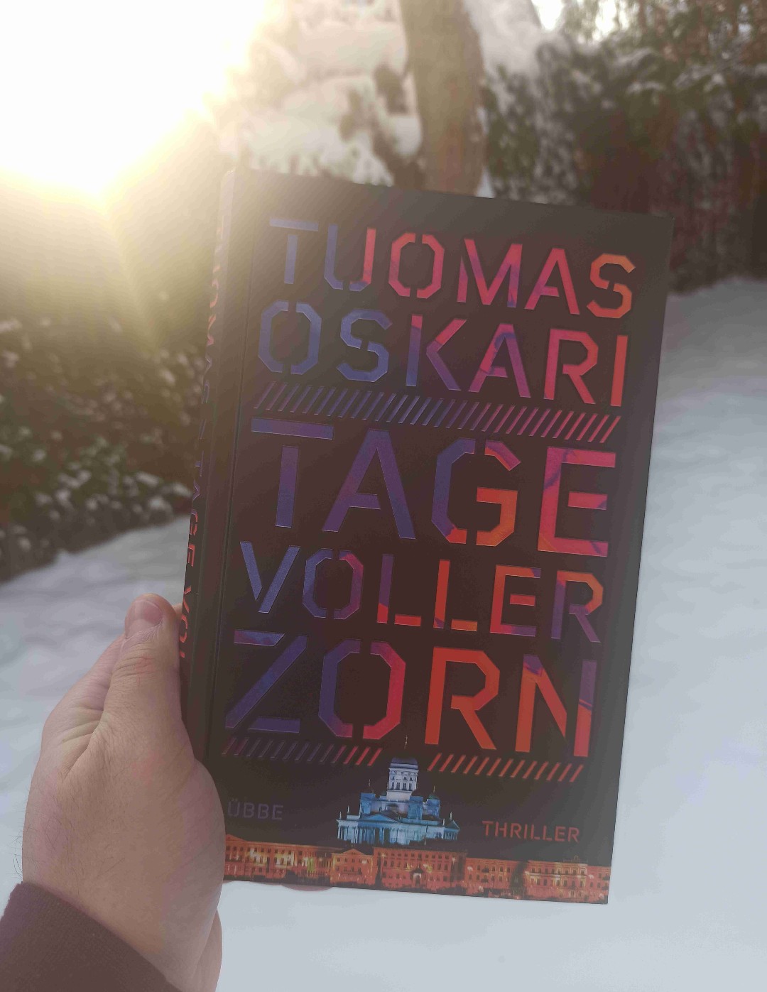 Ein fesselnder Polit-Thriller, den ich sehr gerne gelesen habe und kaum aus der Hand legen konnte. Nicht für Fans des Genres eine klare Leseempfehlung!