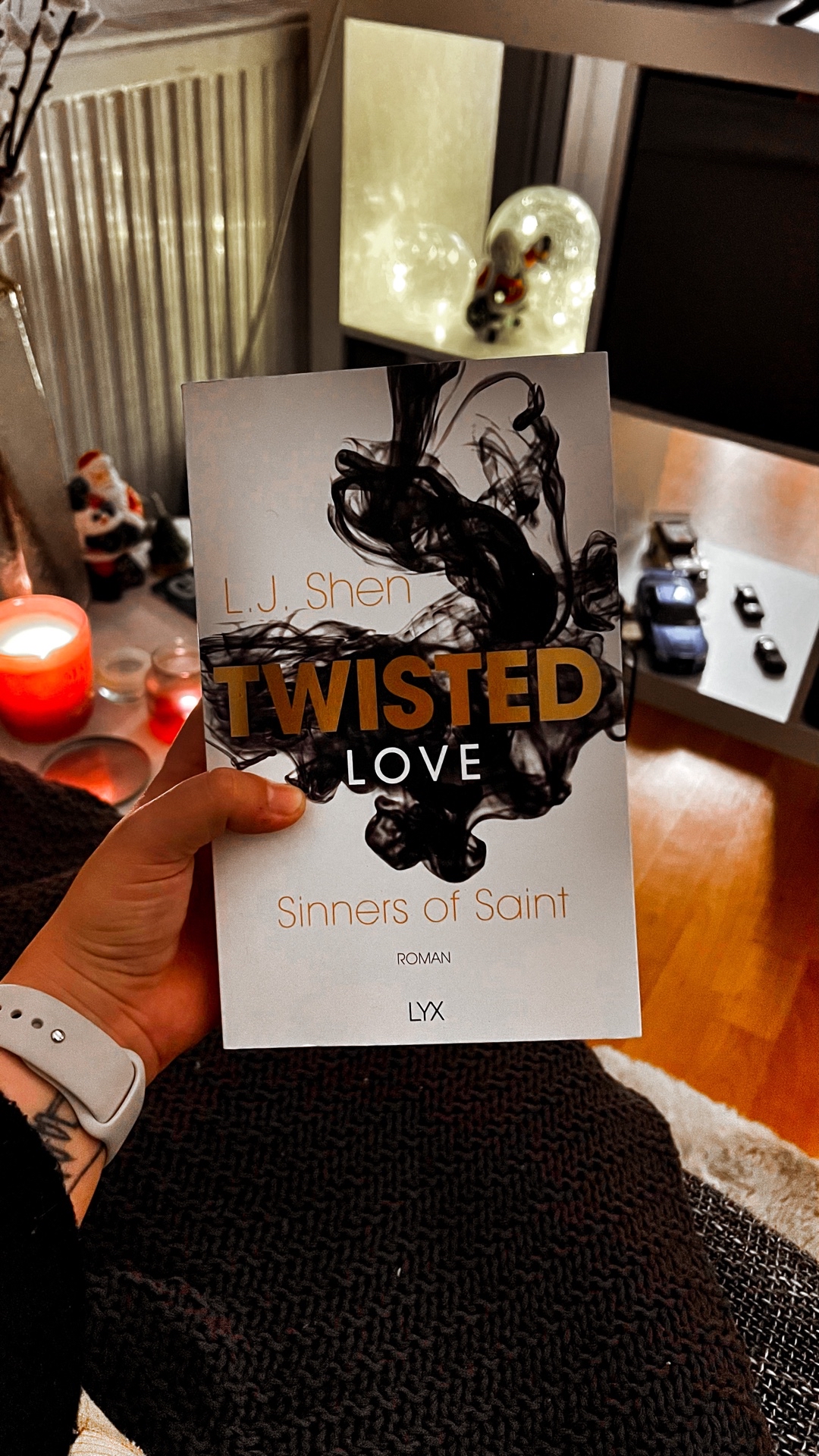 Absolut tolles Buch! Ein absolutes auf und ab der Gefühle 😍 kann ich sehr empfehlen!!