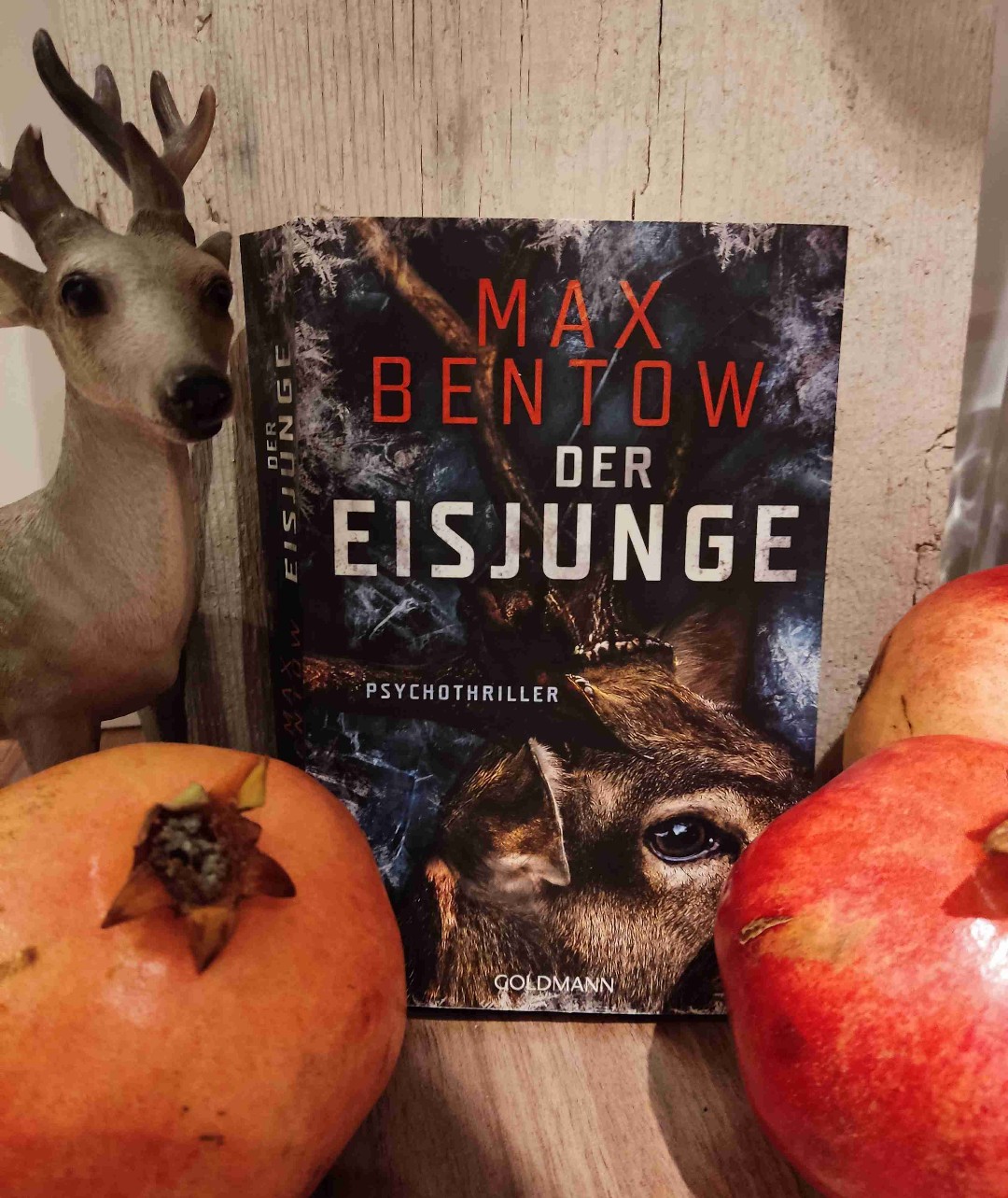 Ich habe das Buch voll Spannung gelesen. Aber das ist wahrlich nix für zarte Gemüter. Mich hat es gefesselt (auch wenn ich jetzt vielleicht jeden Granatapfel in Zukunft mit anderen Augen sehe). Ich gebe 5 Sterne!
