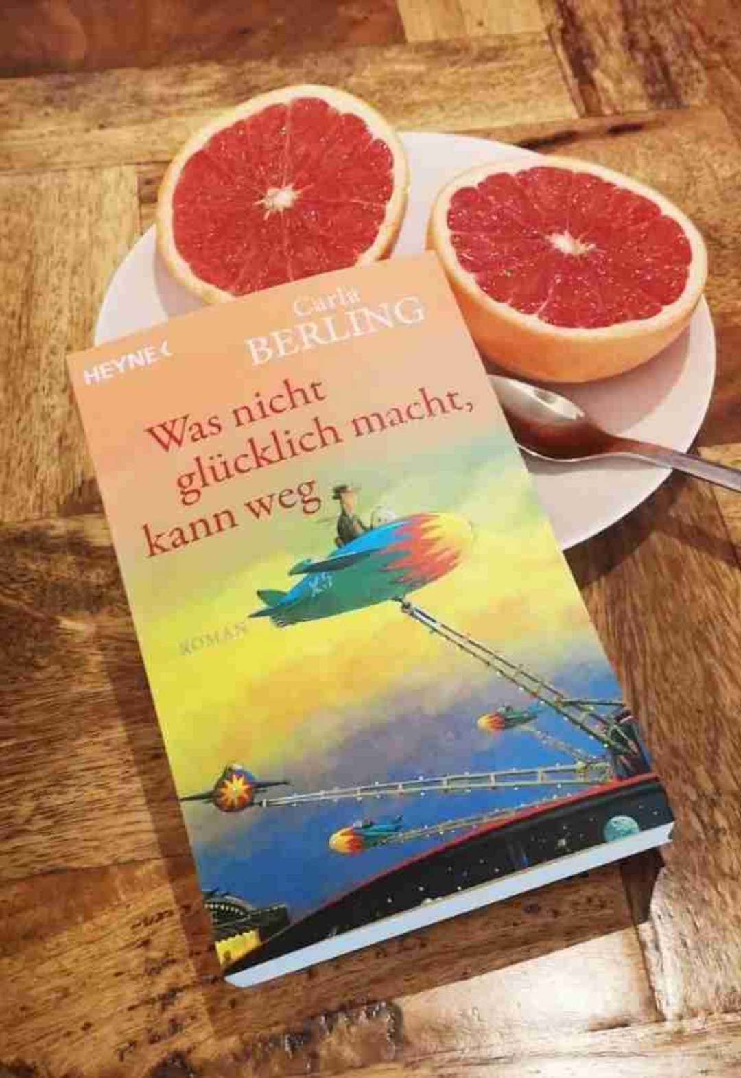 Amüsant und unterhaltsam. Einfache lockere Lektüre für entspannte Abende, aber keine herausragende Literatur. Zielgruppe sind wohl eher Frauen Ü55, aber auch ich habe die Rolle der Billy gut nachvollziehen können. 