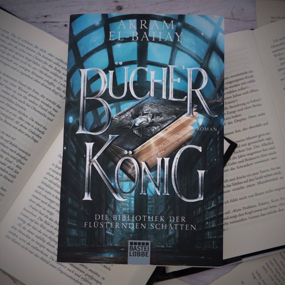 „Ein geheimes Gefängnis für Fabelwesen. Ein Buch, das Macht verleiht. Der weisse König in Gefahr…“