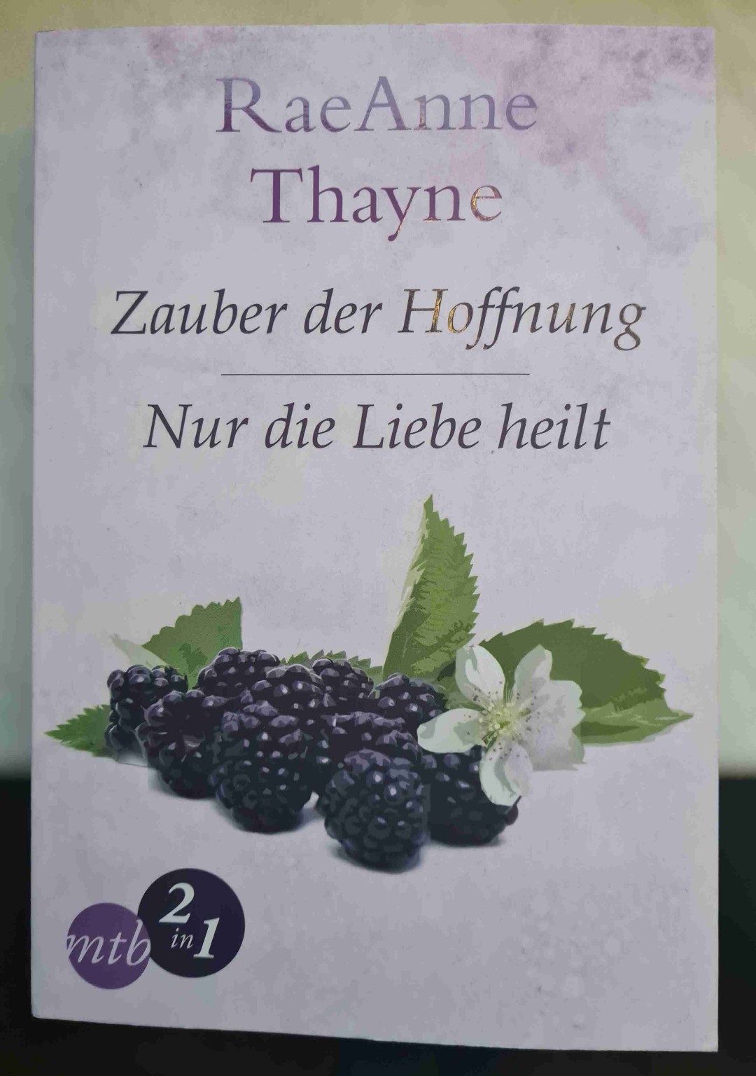 Meinung zu dem Sammelbuch der ersten zwei Bänder von Hope's Crossing