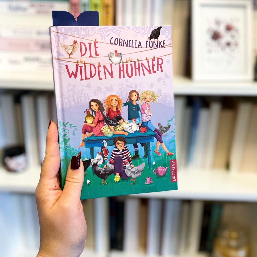 Eine wunderbare und abenteuerliche Geschichte, die mich sehr in Nostalgie versetzt hat. Wäre da nicht das pausenlose Fatshaming, ist es wirklich ein tolles Kinderbuch, in dem viele wichtige und realistische Themen angesprochen werden.