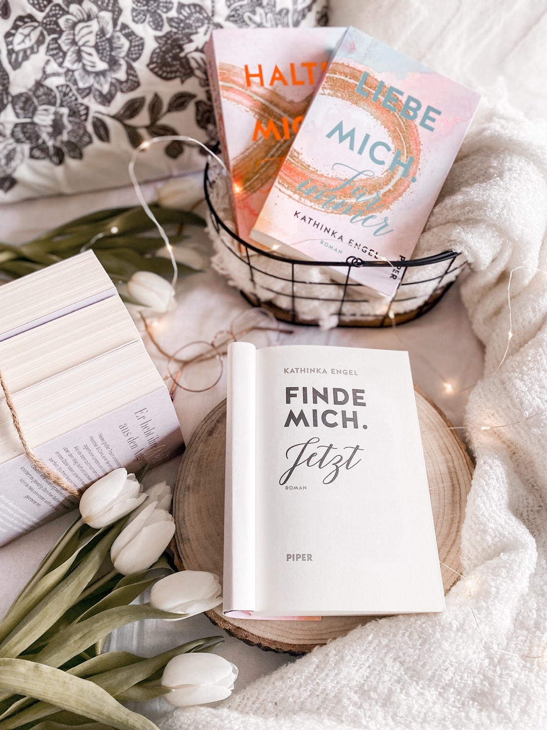Wow ich muss das Buch erstmal verarbeiten - die Rezension kommt bald online 