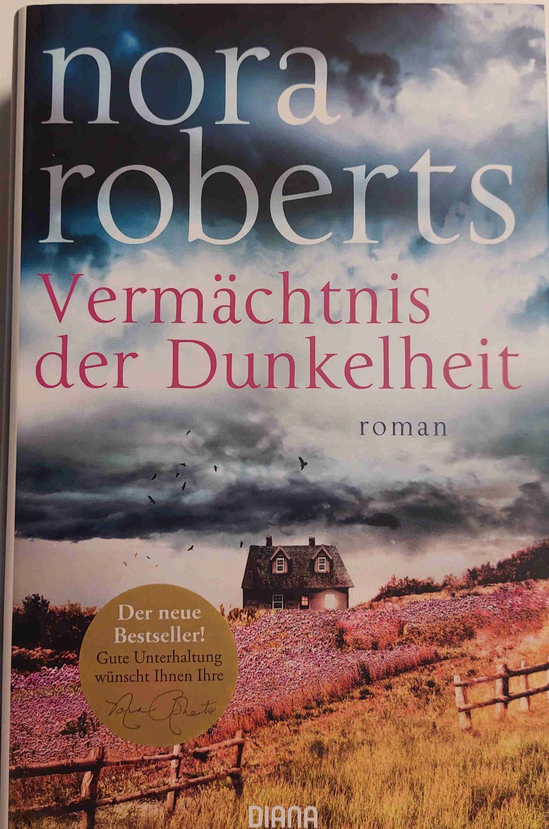Spannend und doch fürs Herz, so liebe ich Nora Roberts.