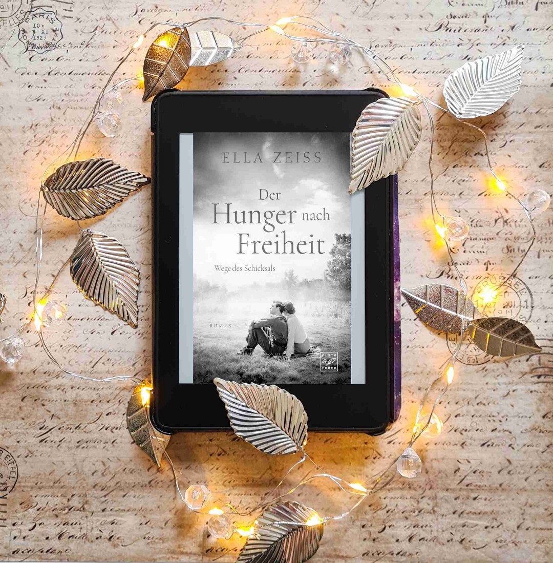 [Werbung/Rezensionsexemplar]
Mit "Der Hunger nach Freiheit" ist der zweite Band der "Wege des Schicksals"-Dilogie erschienen. Ich freue mich sehr, dass Ella Zeiss die Geschichte der Russlanddeutschen mittlerweile aus mehreren Perspektiven aufgegriffen hat. Diesmal geht es um Deutsche, die in der Sowjetarmee gedient haben und Zivilisten, die Zeuge der deutschen Besatzung werden. Sie schildert die Ereignisse wie immer sehr eindringlich und ich war sofort im Geschehen drin. Noahs und Jakobines Schicksal konnte mich berühren und ich bin den beiden gerne gefolgt.