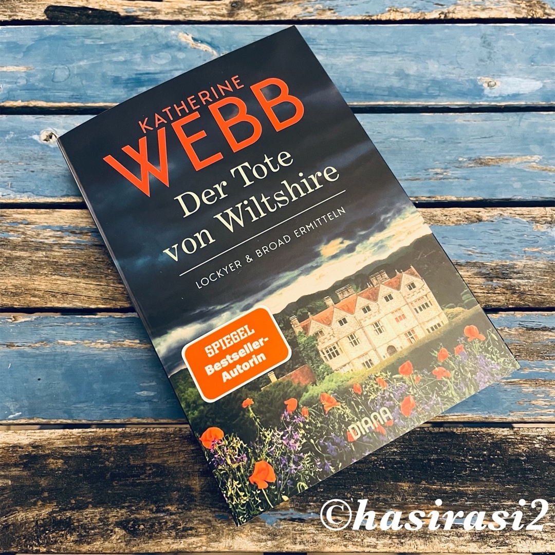 „Der Tote von Wiltshire“ war mein erstes, aber garantiert nicht letztes Buch von Katherine Webb. Die düstere Stimmung und der leicht abgehalfterte Lockyer passten gut zusammen und gefielen mir sehr, und die Auflösung ist ein echter Hammer. Außerdem macht das leicht gruselige Ende neugierig auf die Fortsetzung.