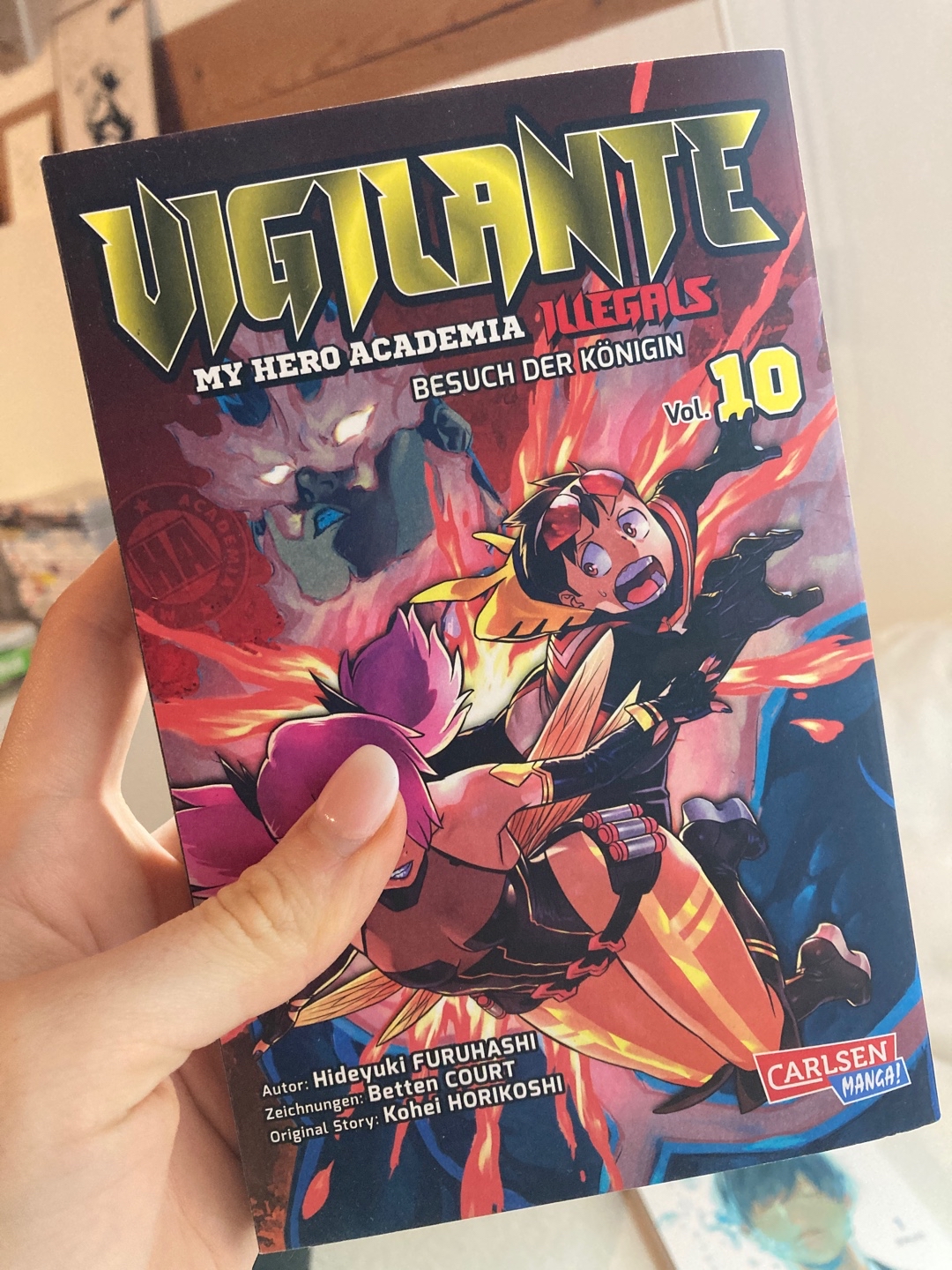 #MangaYear2023 Nr.54 | Vigilante 10 | Ahhhh mein liebster Held aus MHA ist aufgetaucht😍! Boah sah sein Angriff hammer aus…ich hoffe er dreht im nächsten Bans nochmal richtig auf! Zum Glück habe ich Band 11 direkt hier🙏🏼 Jetzt bin ich doch sehr froh nicht angebrochen zu haben🔥
