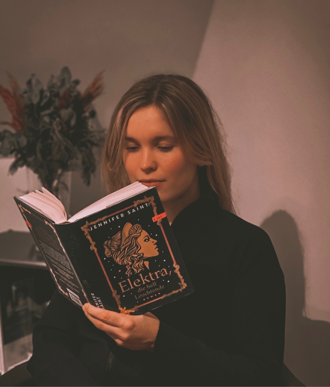 Die Geschichte des trojanischen Krieges aus Sicht der Frauen- ein grandioses Lesevergnügen, vielschichtig und komplex, aber genauso mitreißend und genial.