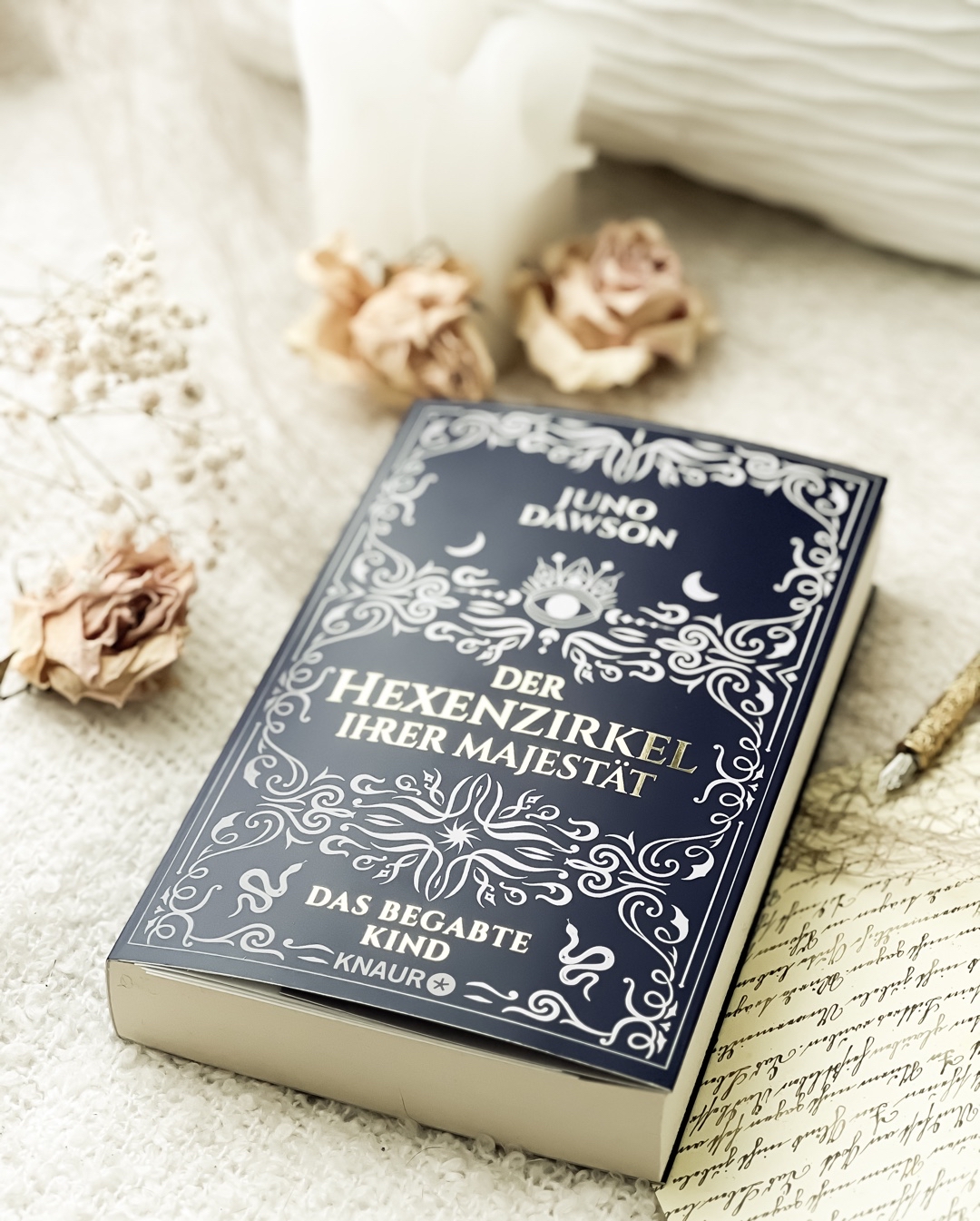 Mitreißendes Hexenabenteuer mit einigen Überraschungen, die es in sich haben.
