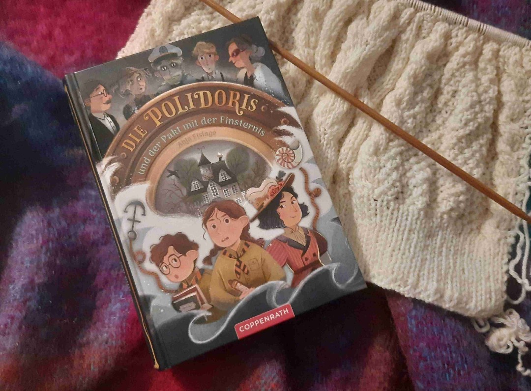 Eine schöne Kinderspukhausgeschichte, jedoch ließen mich die Charaktere nicht so richtig an sich ran.