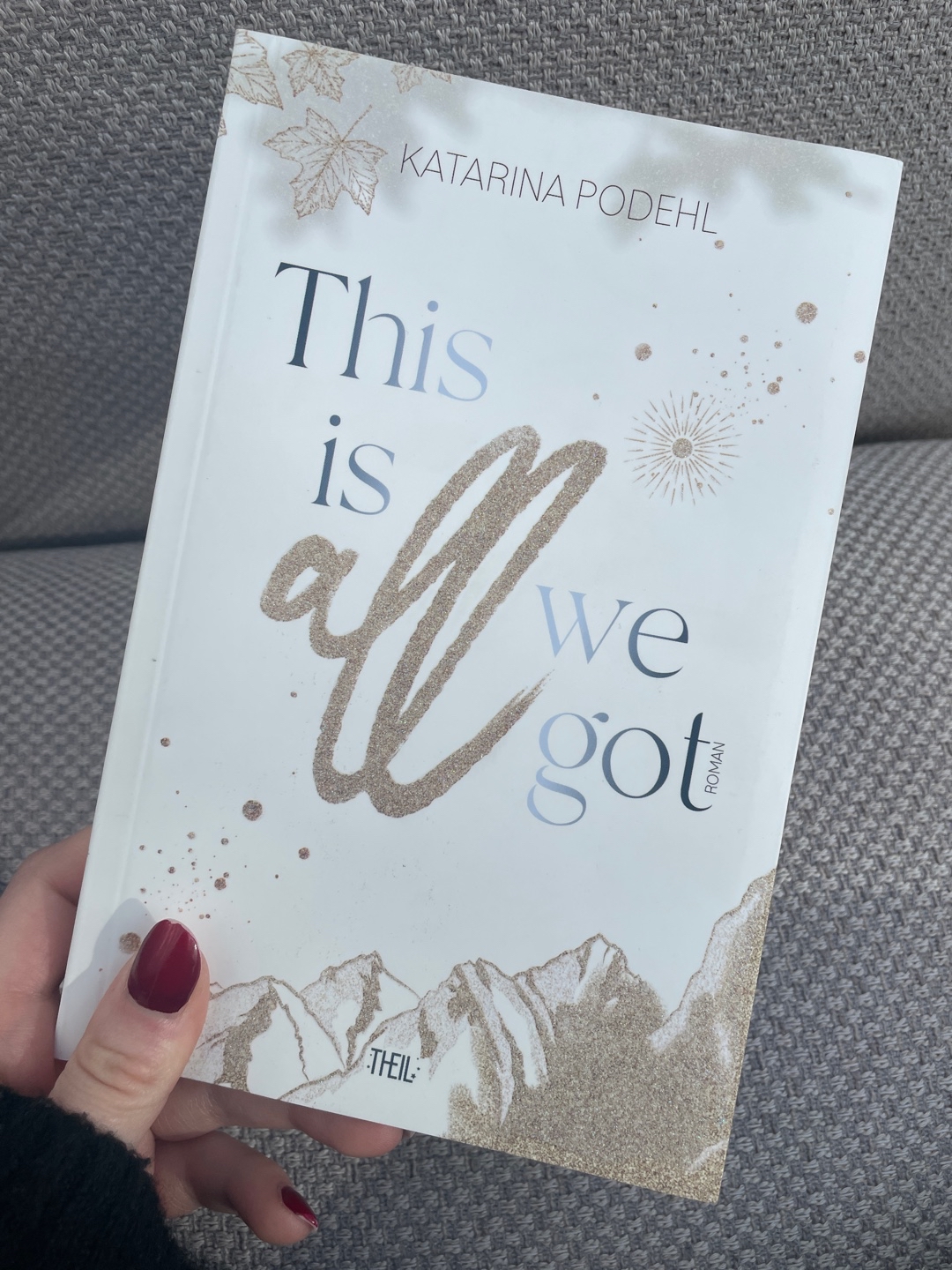 Ich hab noch nie ein Buch gelesen, wo ich mir do unsicher war, ob es mir gefällt, aber dennoch den Drang hatte, weiterzulesen😂🤦🏻♀️