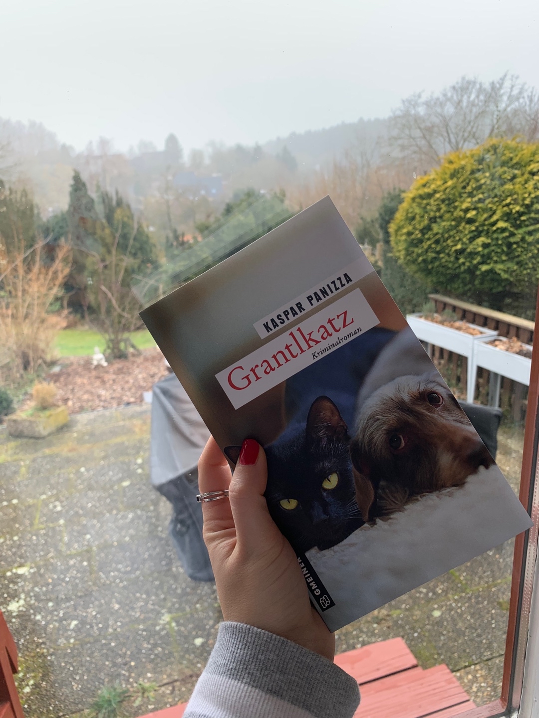 Schöner Münchner Krimi der mich stark an die Serie „München Mord“ erinnert. Kurzweilig und sehr unterhaltsam! Werde die anderen teile auch lesen!