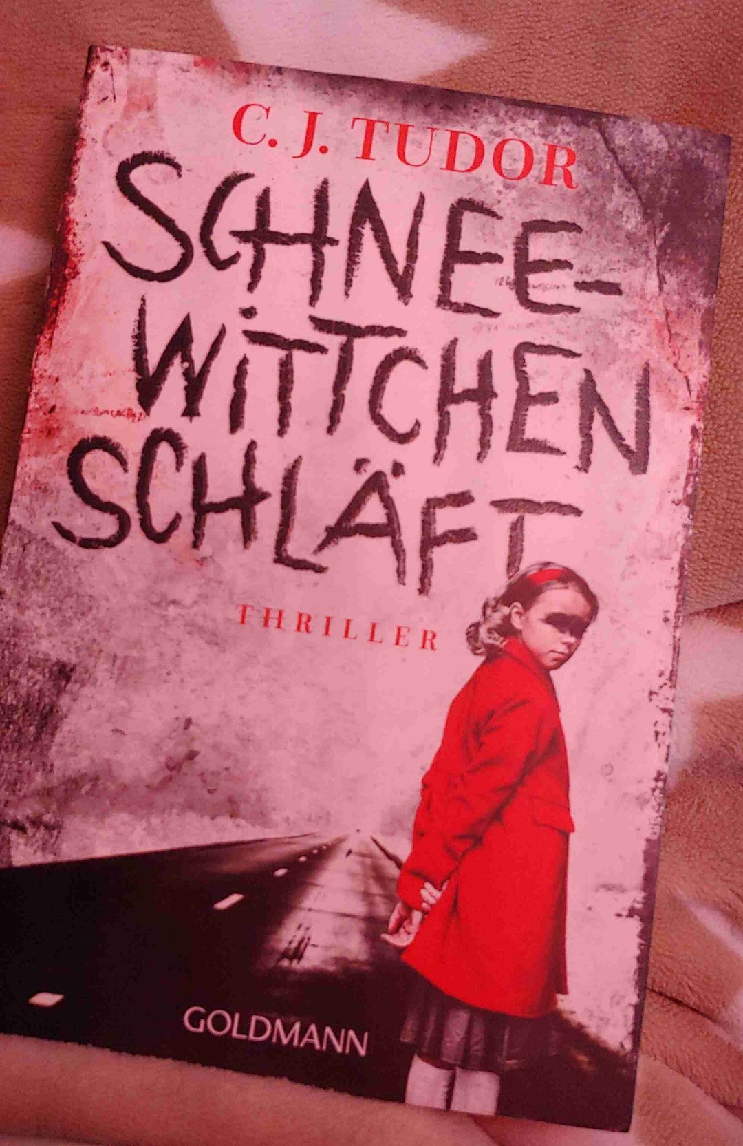 Sehr spannend, zu den mystischen Elementen hab ich irgendwie noch keine Meinung😂