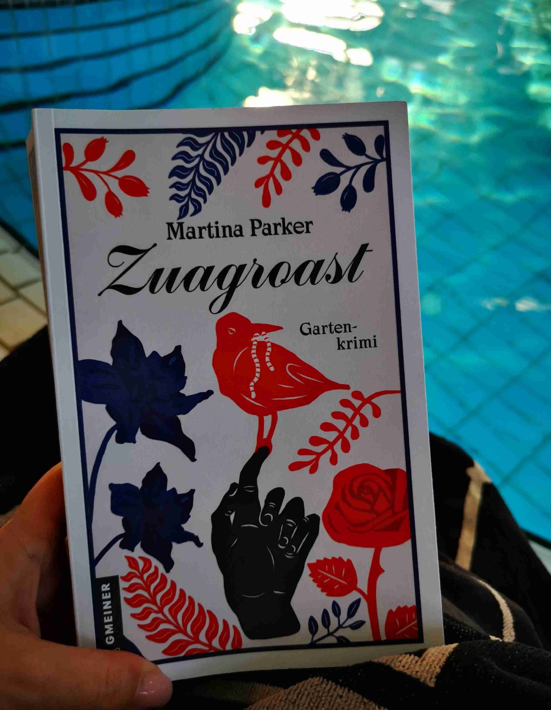 Das ist ein tolles Buch, sehr unterhaltsam und auch etwas lehrreich in Bezug auf Pflanzen und Tiere. Angenehmer Schreibstil, wobei ich schon gut 2/3 Drittel vom Buch den "Krimi" etwas vermisst habe. Es hat mich trotzdem sehr gut unterhalten und ich freu mich schon auf Band 2. 
