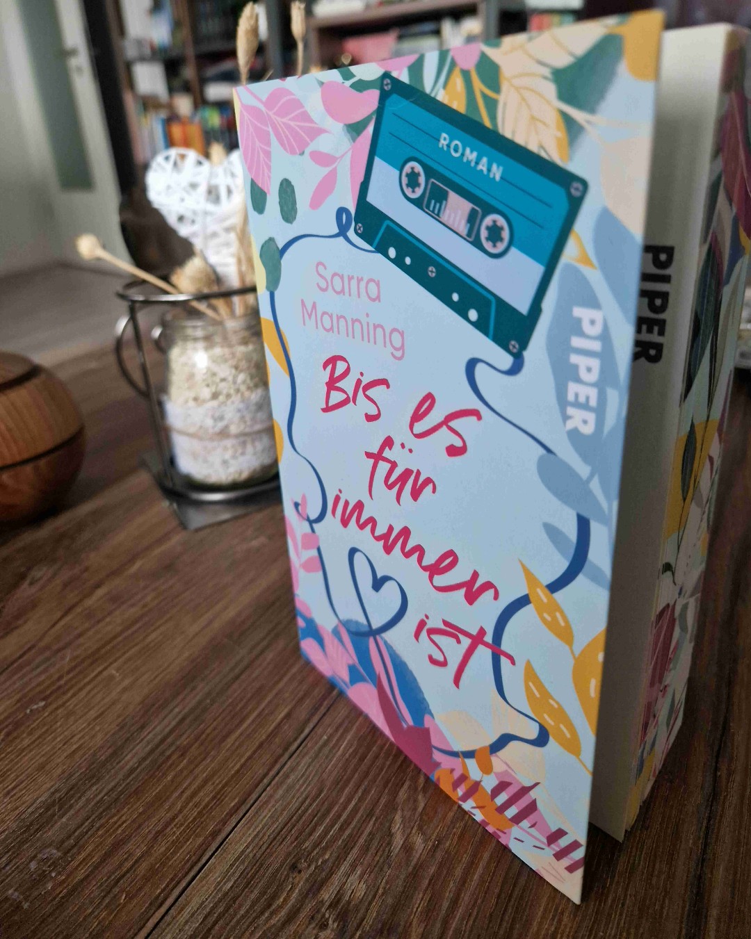Schwierig. Ein Buch wo die Idee eigentlich sehr schön ist, aber aus meiner Sicht leider nicht gut umgesetzt wurde.