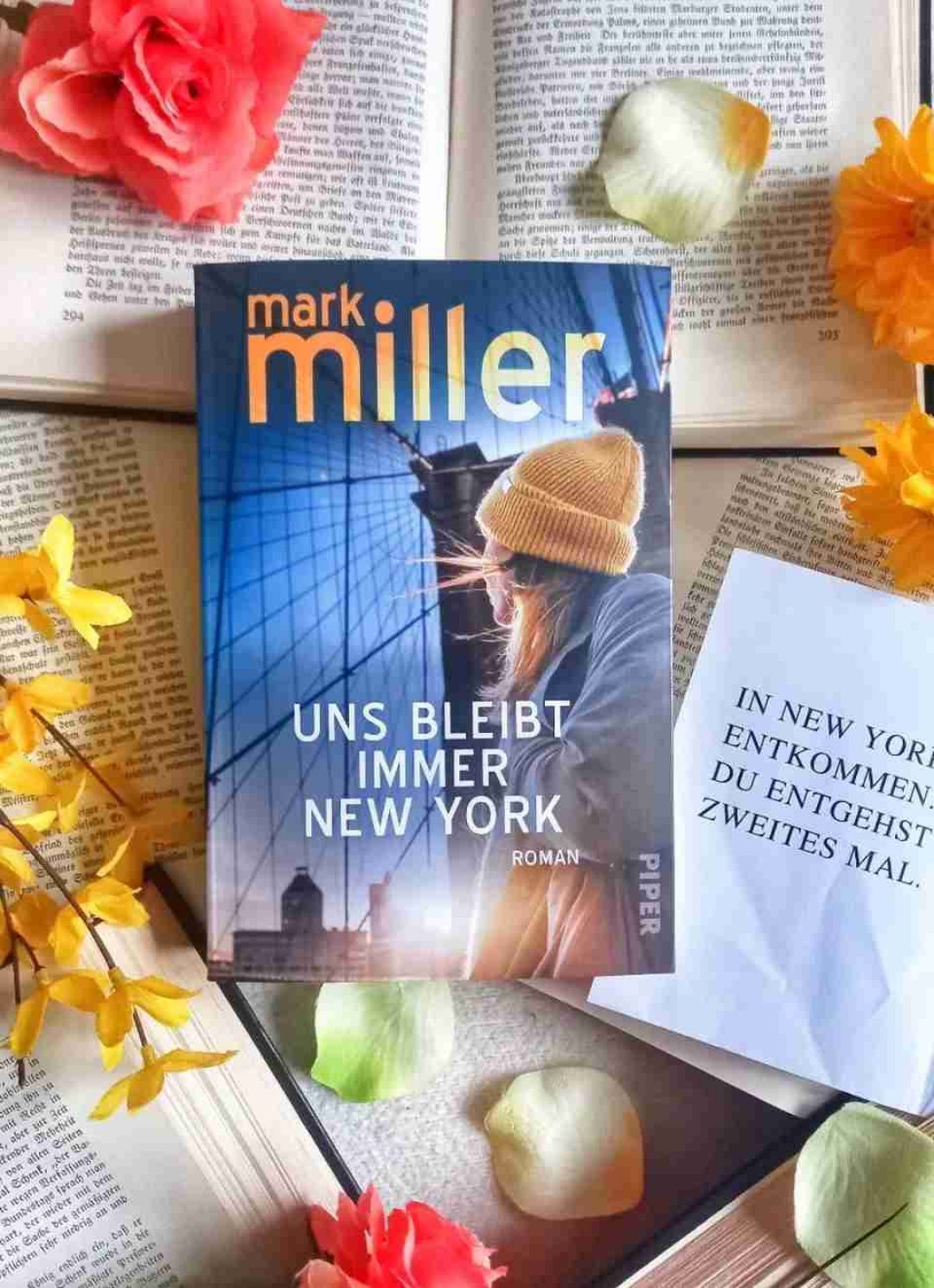 Ein abwechslungsreicher Roman über die Liebe, Kunst und gefährliche Verfolger