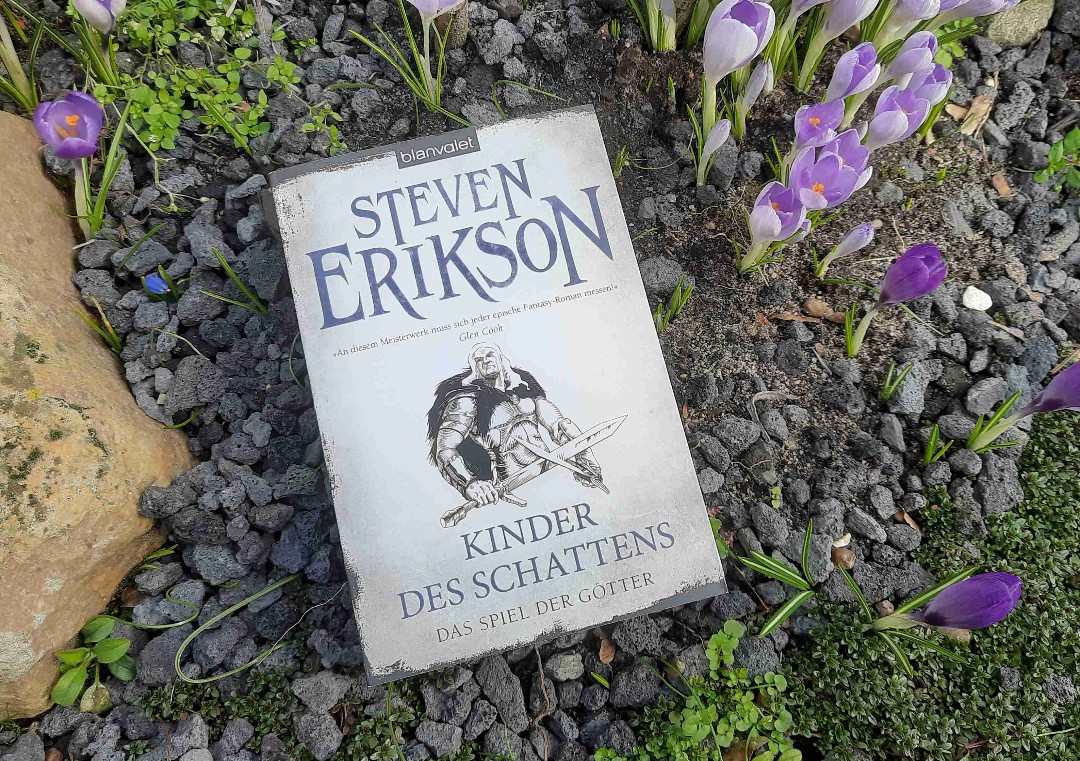 Eine kleine Reise zurück in die Vergangenheit der Tiste Edur. (Band 8 der Malazan-Reihe.)