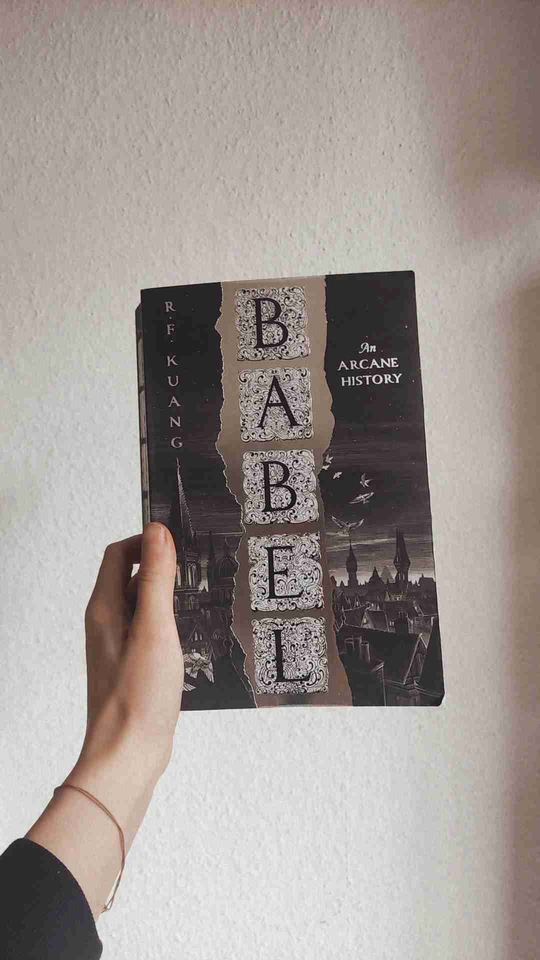 Ein faszinierender historischer Fantasyroman über Kolonialismus und die Macht von Sprache.
