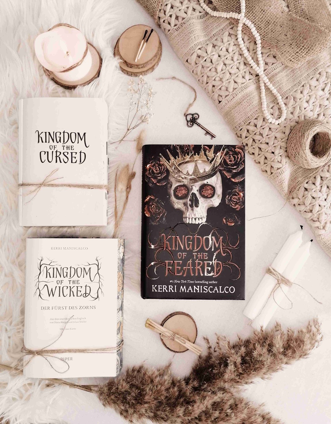 Das Finale der Kingdom of the Wicked Reihe - es wird wieder spicy! Aber - es werden auch endlich viele viele Fragen geklärt! ✨