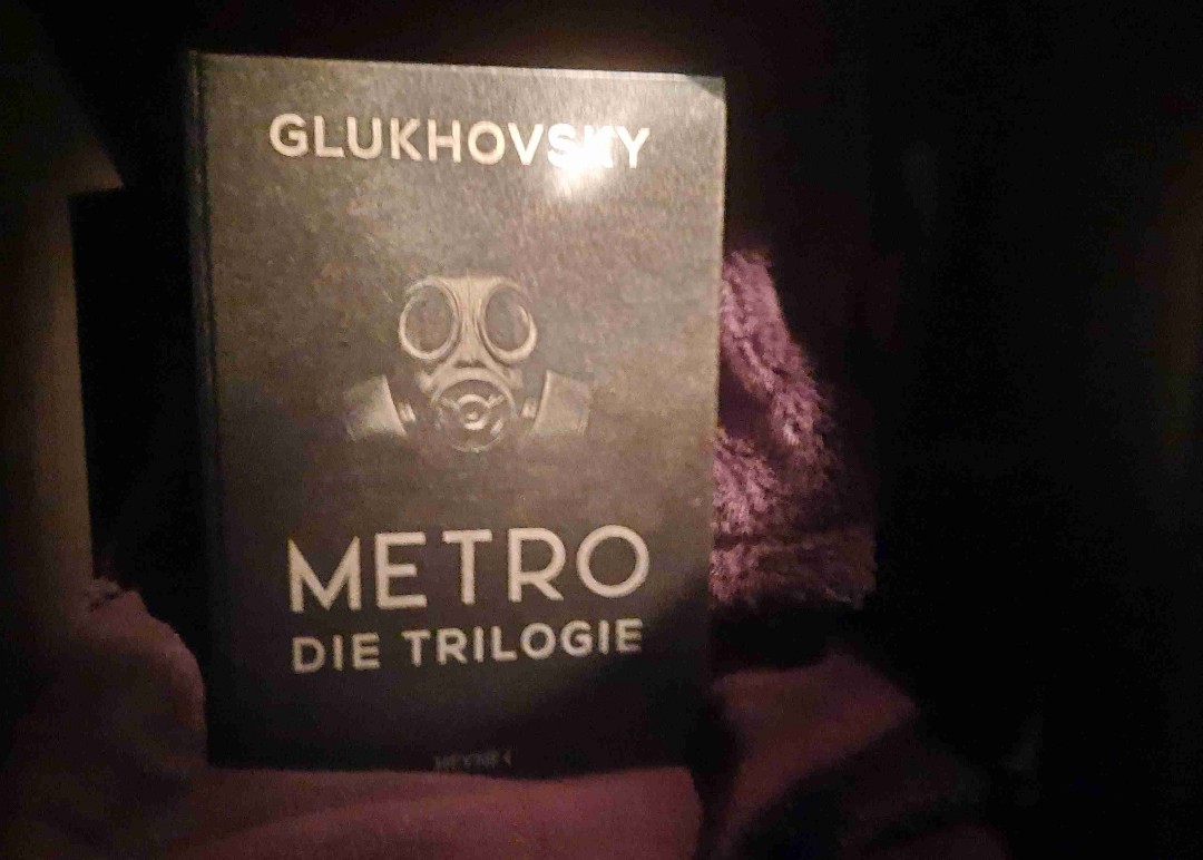 Ein starker Start, jedoch nutzt sich die Story durch die drei Bände sehr ab.