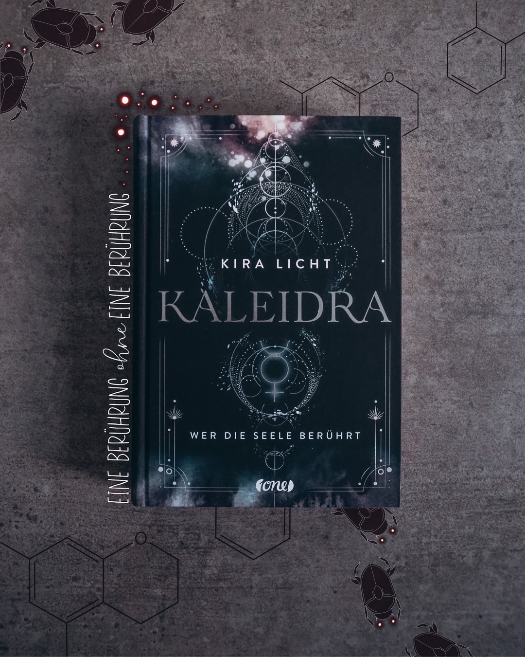Das Buch, vor allem die Story, war wirklich toll und auch spannend.
Mir hat einfach ein kleiner Funken gefehlt bzw. das
Ich gebe diesem Buch liebevolle 4,5 Sterne.