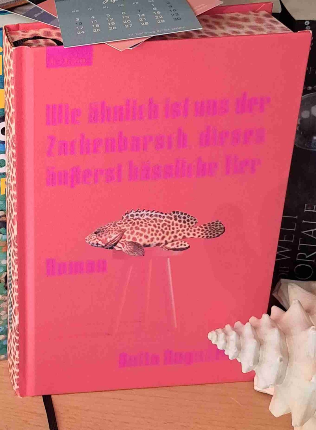 🥺🫣😱😖😣😫😢😔😭
Mein Gefühlsspektrum beim lesen