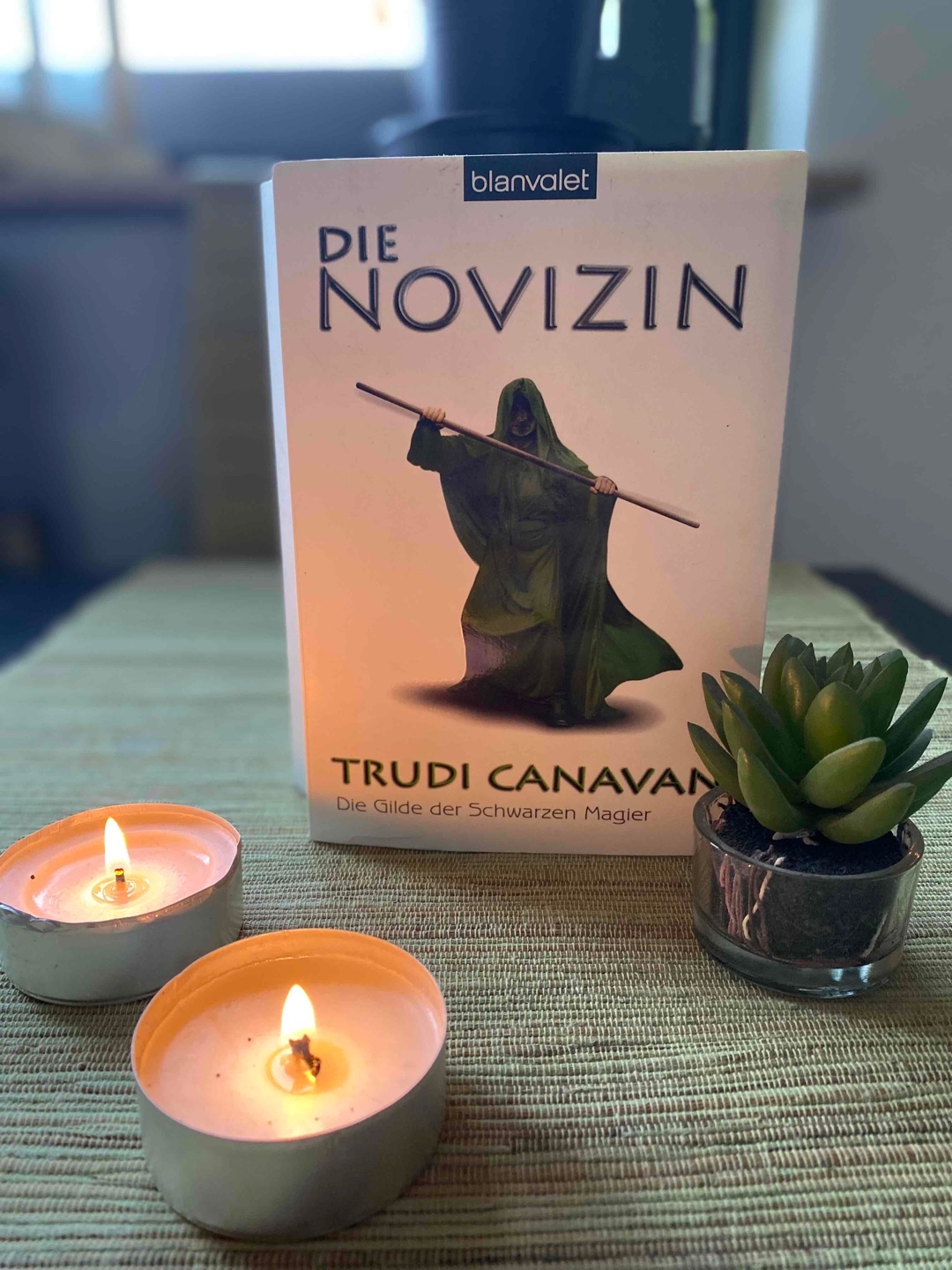 Es hört genauso spannend auf, wie der erste Band.