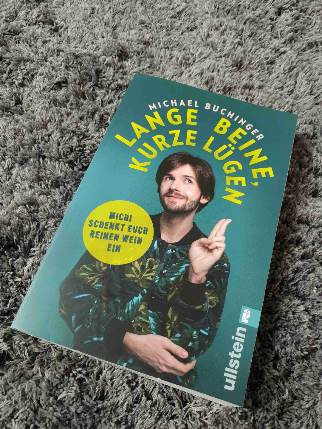 "Wenn ich meinem neuen Ratgeber vertrauen durfte, dann hatte ich allem Anschein nach so viel Sex-Appeal wie ein altes Stück Blauschimmelkäse."