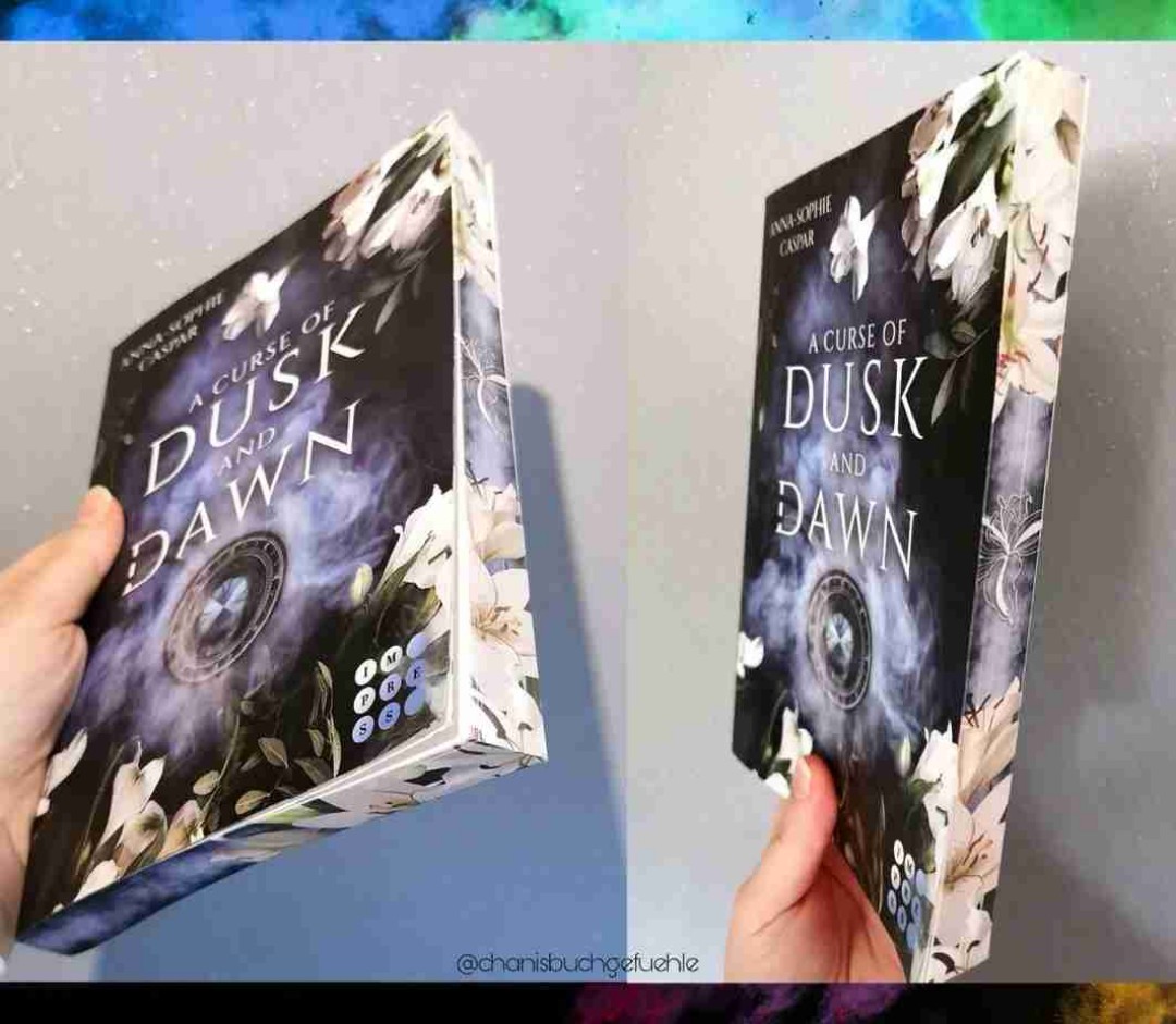 An sich fand ich das Buch spannend und vor allem auch die Thematik interessant. Die Geschichte ist so aufgebaut, dass Stück für Stück mehr Dinge aufgedeckt werden, die dann gemeinsam für das „Aha“-Erlebnis sorgen. Leider hat es mir aber irgendwie ein bisschen an Tiefe gefehlt und für meinen Geschmack hätte auch mehr Romantik und Gefühl miteinfließen können. Für mich war es leider kein Highlight, aber ich habe es dennoch gerne gelesen. Ich kann das Buch weiterempfehlen, wenn man auf der Suche nach einem kurzweiligen, guten Buch ist und man Interesse an einer gespenstischen Highschoolgeschichte hat.