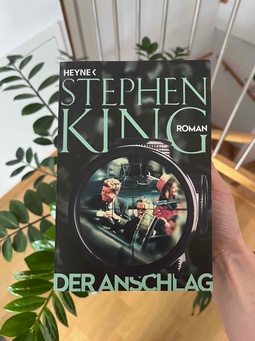» Die Vergangenheit will nicht geändert werden. « ⏳🗞️🔫