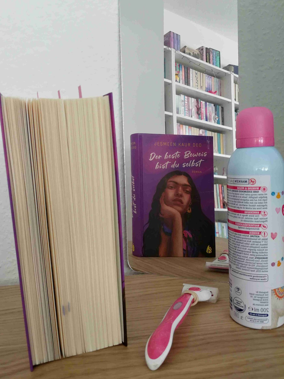 "Selbstakzeptanz", "Selbstliebe" und "Boykottierung gesellschaftlicher Erwartungen" - diese wichtigen und großen Themen wurden in dem Jugendbuch toll thematisiert. Es war realitätsnah, aber für meinen Geschmack wurde manches doch etwas zu schnell und einfach gelöst.